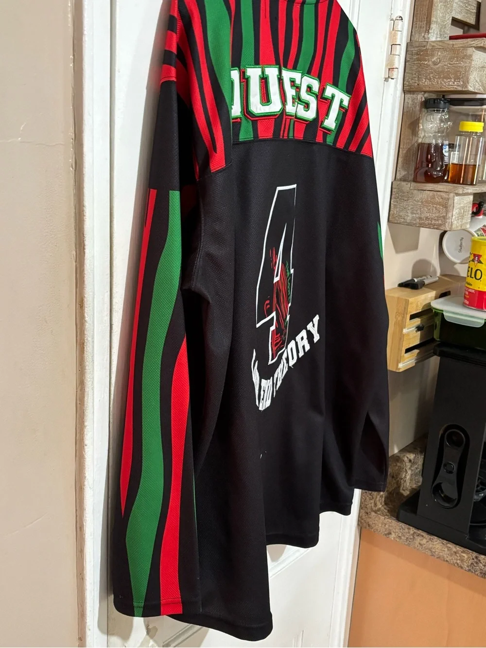 A Tribe Called Quest Low End Theory Men's Jersey - Black/Red/Green - Picture 12 of 16